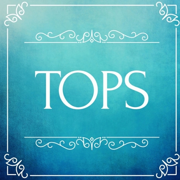 Shirts. Sweaters,  Sweatshirts & Hoodies - Picture 2 of 5